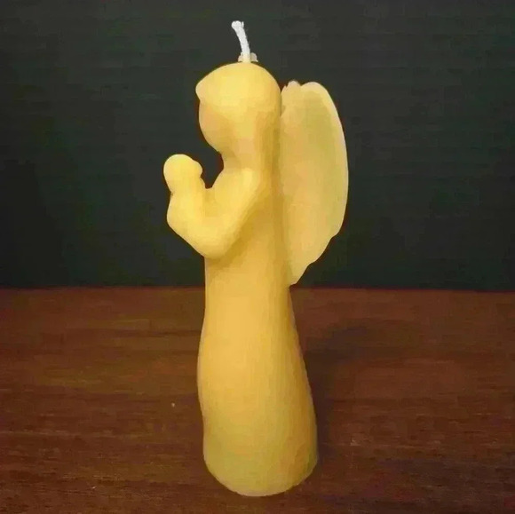 Handmade Beeswax Angel  / Fairy candle - Picture 4 of 5